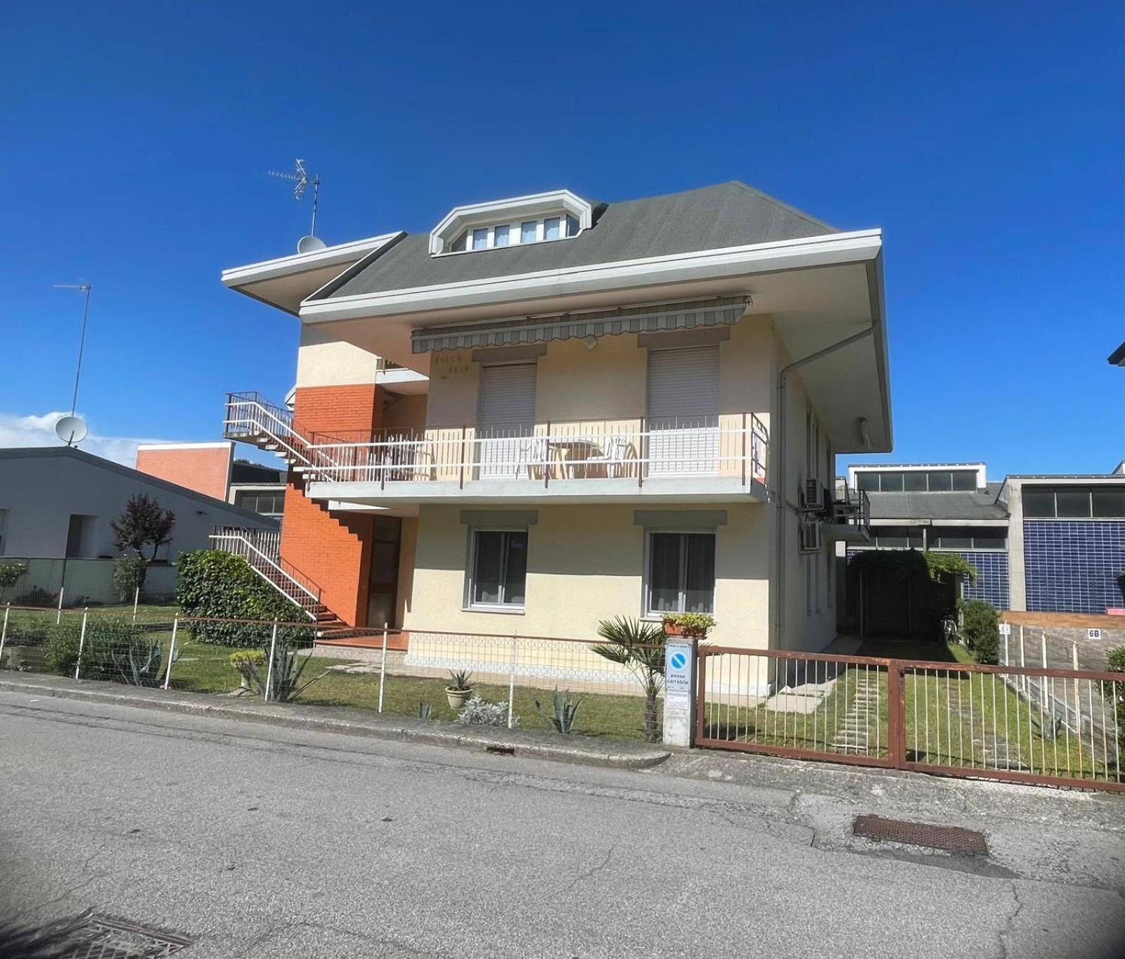 Appartamento Villa Asio Lignano Sabbiadoro Luaran gambar